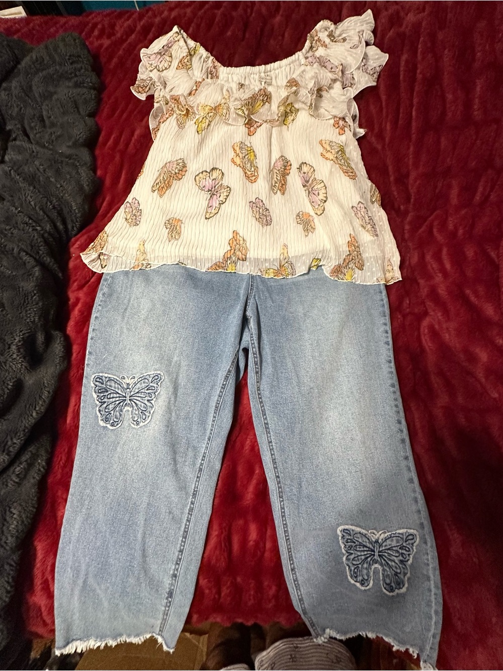 Butterfly Cato on or off the shoulder very cute dress shirt.